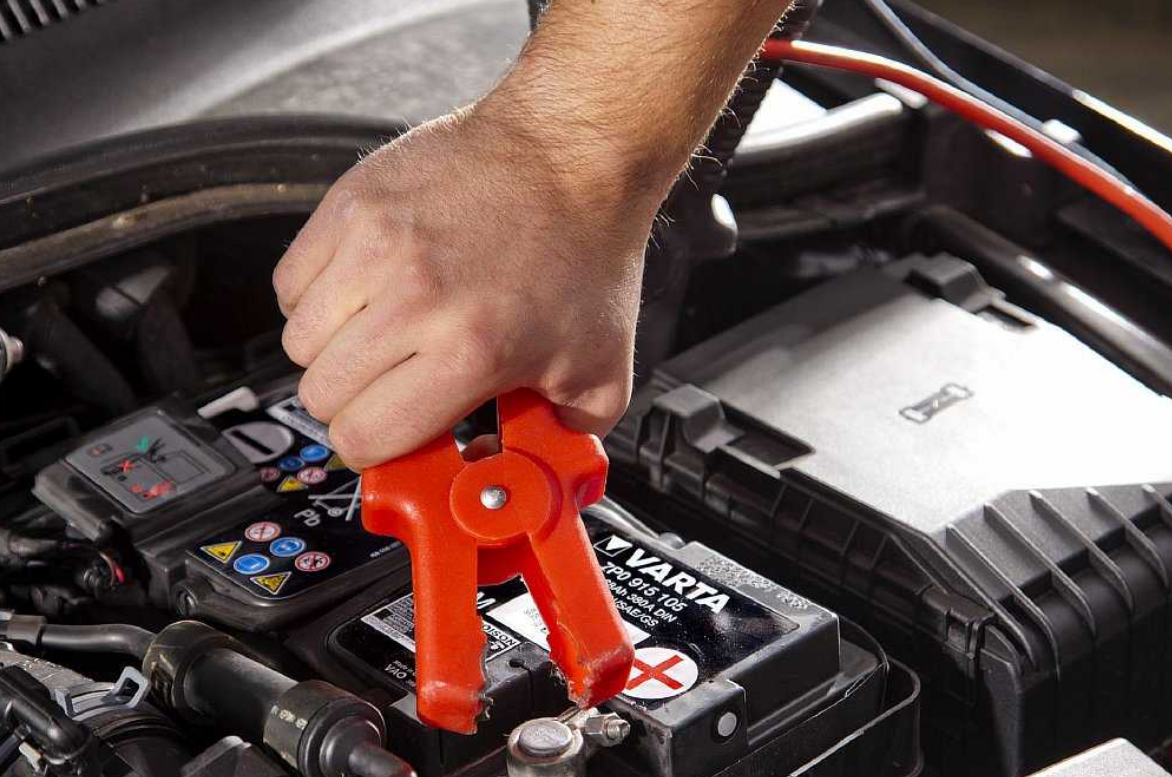 Зарядка аккумулятора с выездом